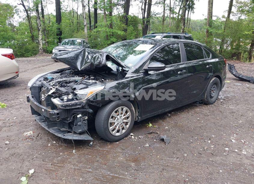 Photo 2 of 2019 Kia Forte FE (VIN 3KPF24AD2KE058098)