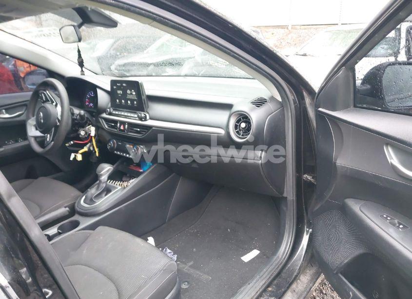 Photo 5 of 2019 Kia Forte LXS (VIN 3KPF24AD2KE098732)