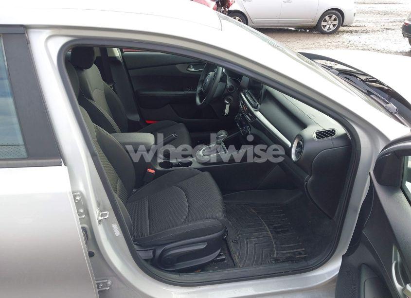 Photo 5 of 2019 Kia Forte LXS (VIN 3KPF24AD2KE099010)