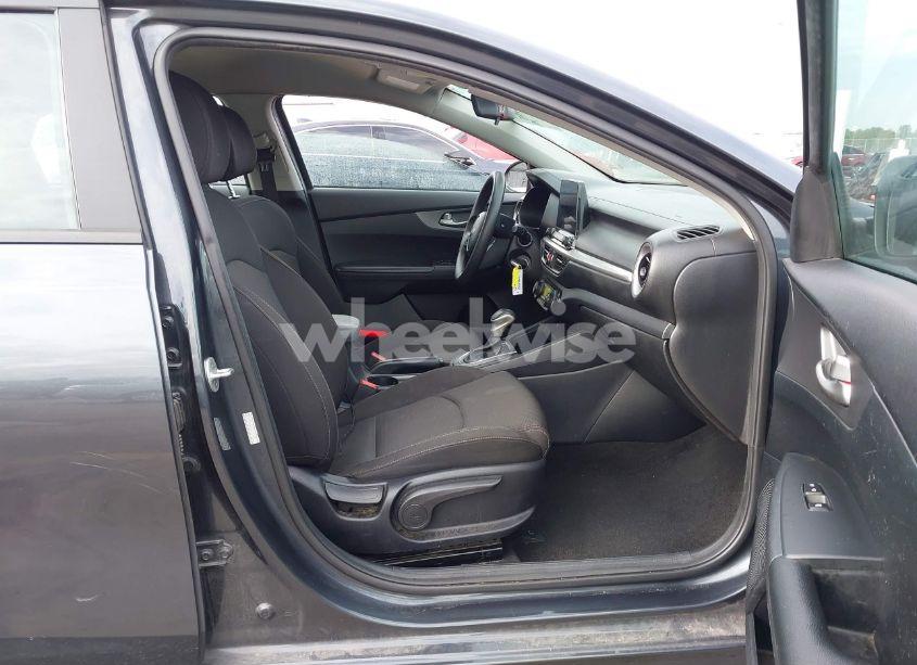 Photo 5 of 2019 Kia Forte LXS (VIN 3KPF24AD2KE115920)