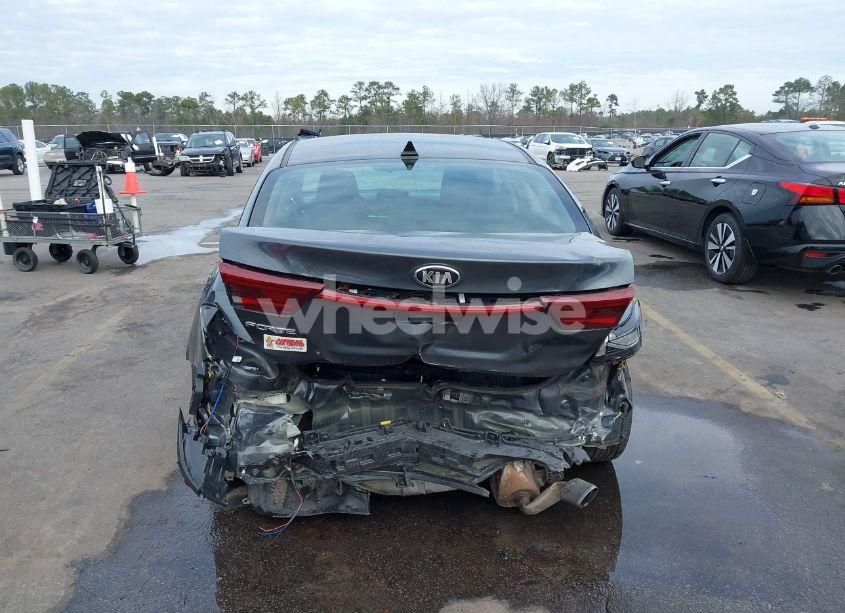 Photo 6 of 2019 Kia Forte LXS (VIN 3KPF24AD2KE115920)