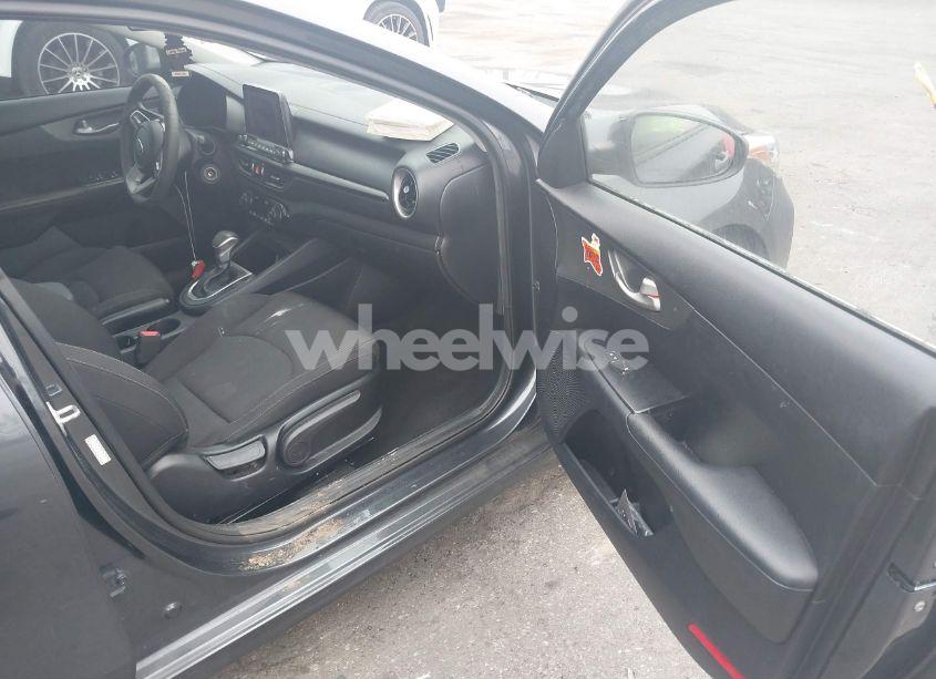 Photo 5 of 2019 Kia Forte FE (VIN 3KPF24AD2KE129705)