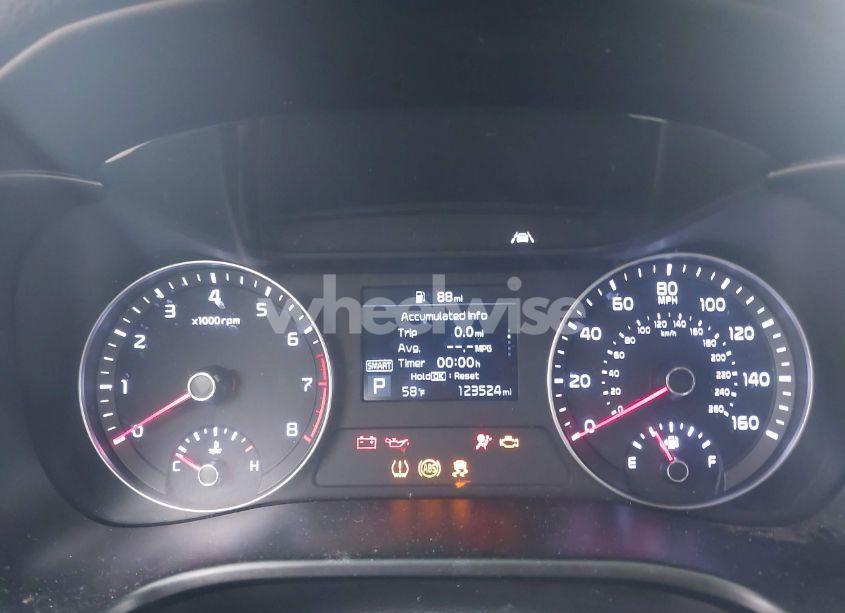 Photo 7 of 2019 Kia Forte FE (VIN 3KPF24AD2KE129705)