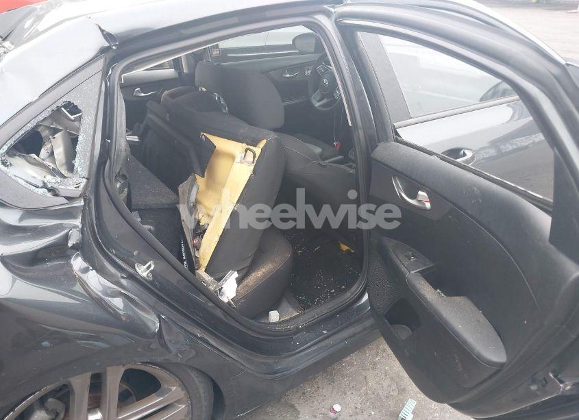 Photo 8 of 2019 Kia Forte FE (VIN 3KPF24AD2KE129705)