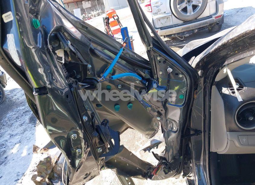 Photo 11 of 2020 Kia Forte LXS (VIN 3KPF24AD2LE143038)