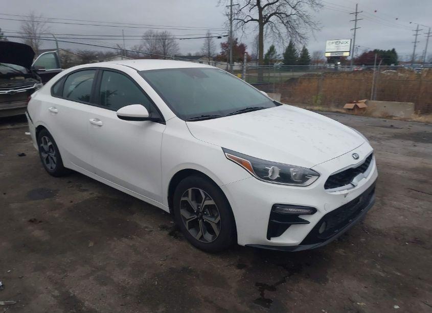 2020 Kia Forte LXS (VIN 3KPF24AD2LE188769) main photo