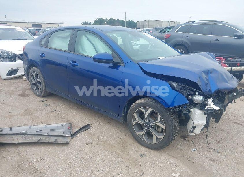 2020 Kia Forte LXS (VIN 3KPF24AD2LE214657) main photo