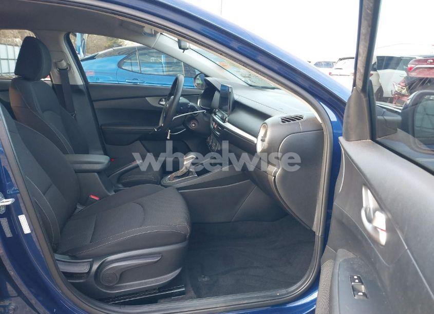 Photo 5 of 2020 Kia Forte LXS (VIN 3KPF24AD2LE232589)