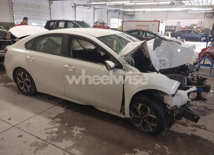 2020 Kia Forte LXS (VIN 3KPF24AD2LE234519) main photo