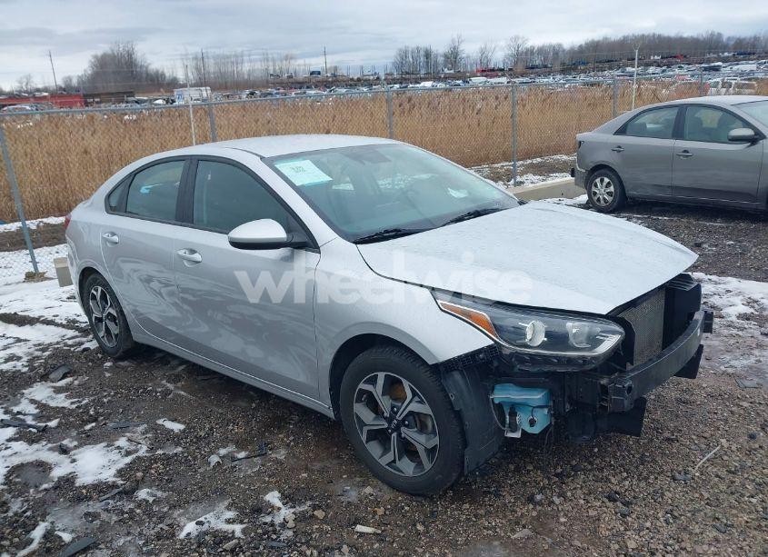 2020 Kia Forte LXS (VIN 3KPF24AD2LE236402) main photo