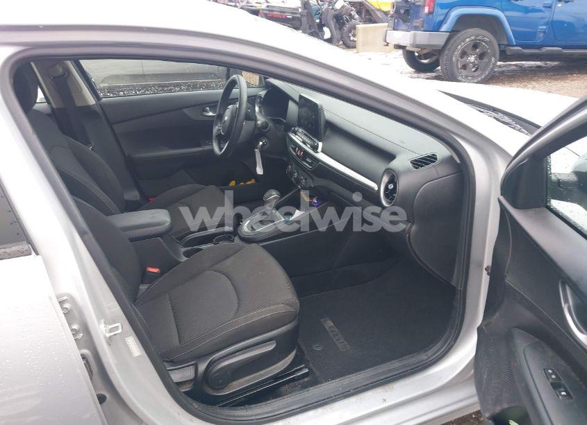 Photo 5 of 2020 Kia Forte LXS (VIN 3KPF24AD2LE236402)