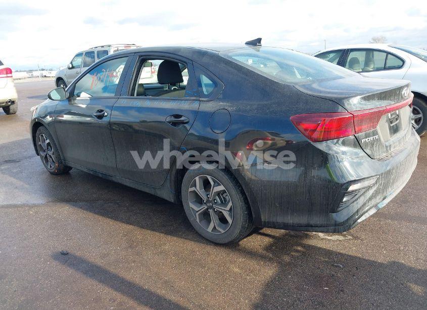 Photo 3 of 2020 Kia Forte LXS (VIN 3KPF24AD2LE239168)