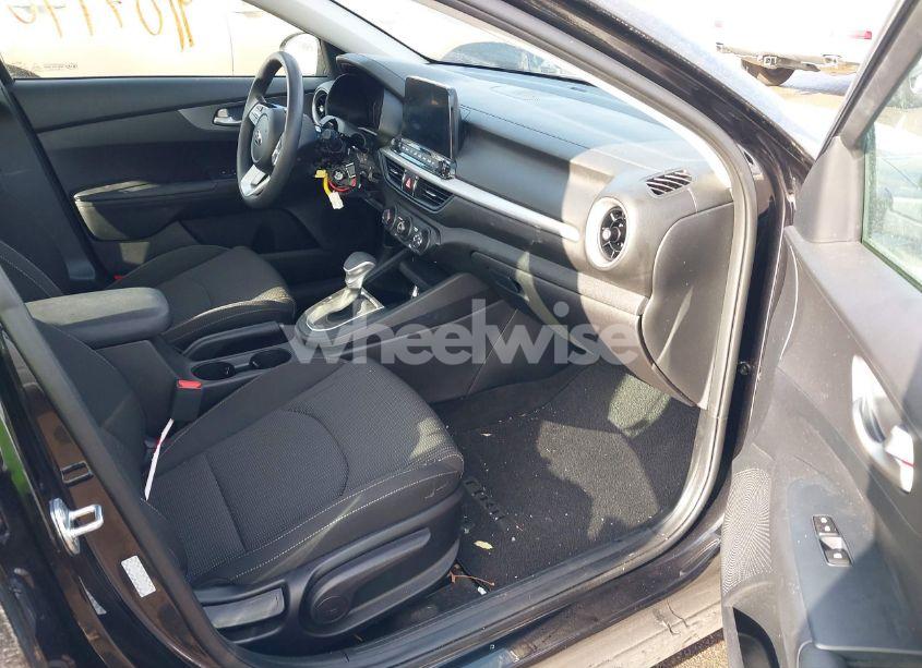 Photo 5 of 2020 Kia Forte LXS (VIN 3KPF24AD2LE239168)