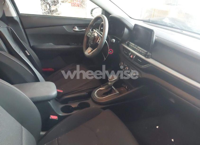 Photo 5 of 2020 Kia Forte FE (VIN 3KPF24AD2LE250154)