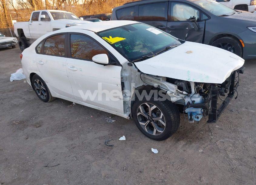 2021 Kia Forte LXS (VIN 3KPF24AD2ME276559) main photo