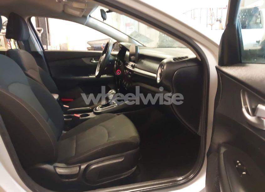 Photo 5 of 2021 Kia Forte LXS (VIN 3KPF24AD2ME289246)