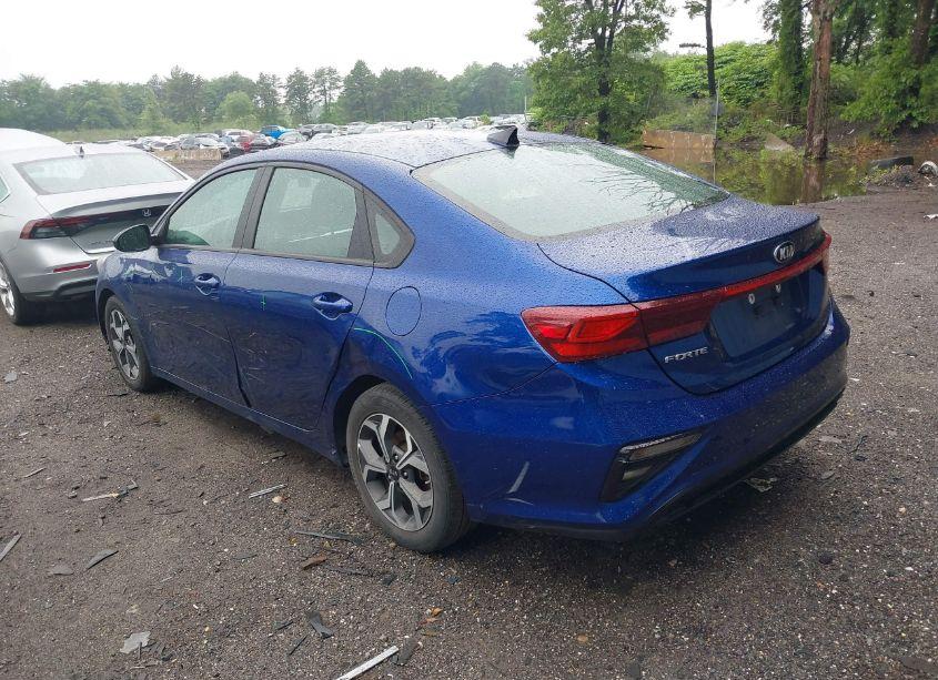 Photo 3 of 2021 Kia Forte LXS (VIN 3KPF24AD2ME307504)