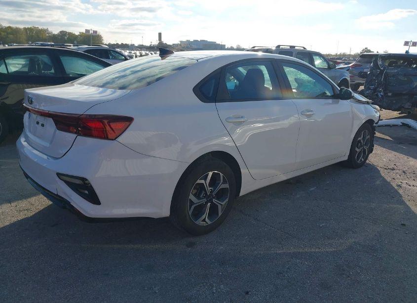 Photo 4 of 2021 Kia Forte LXS (VIN 3KPF24AD2ME312881)