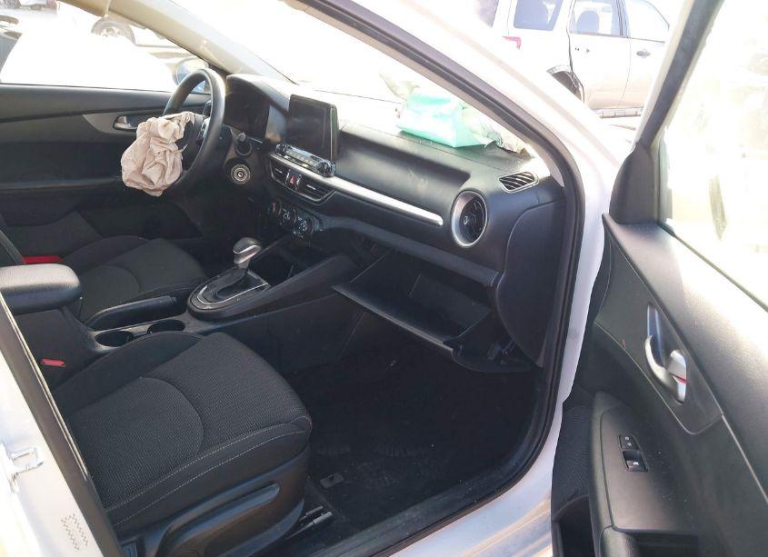 Photo 5 of 2021 Kia Forte LXS (VIN 3KPF24AD2ME312881)