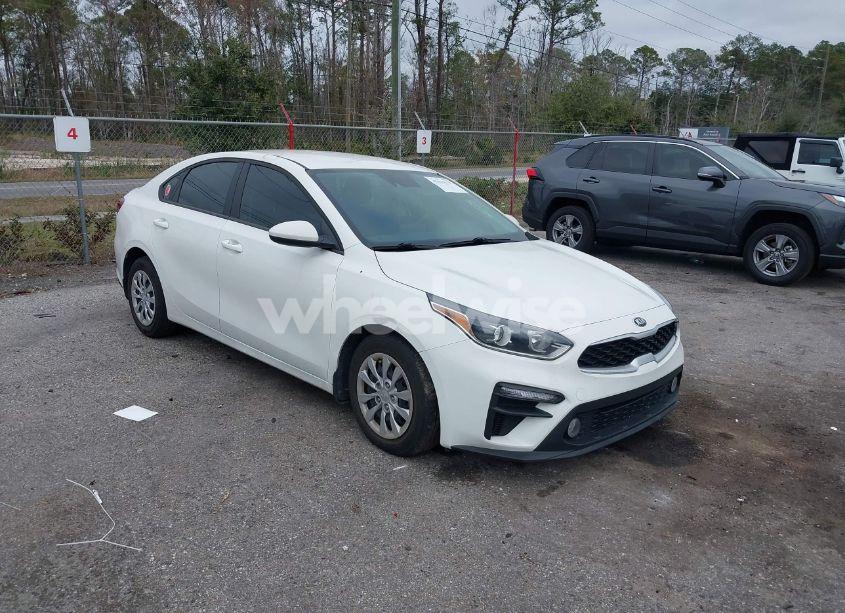 2021 Kia Forte FE (VIN 3KPF24AD2ME328076) main photo