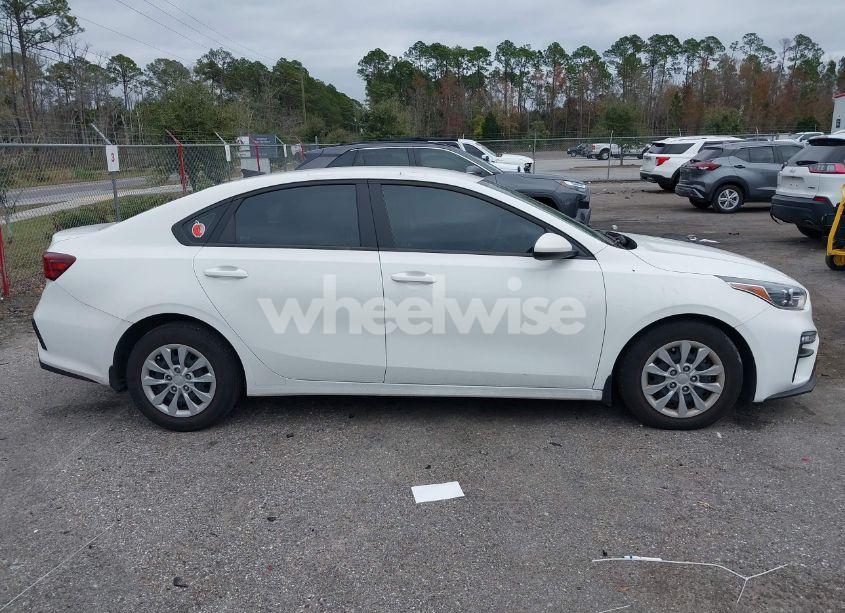 Photo 13 of 2021 Kia Forte FE (VIN 3KPF24AD2ME328076)