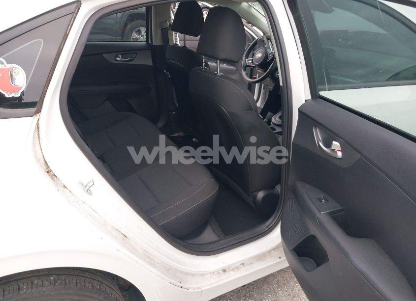 Photo 8 of 2021 Kia Forte FE (VIN 3KPF24AD2ME328076)