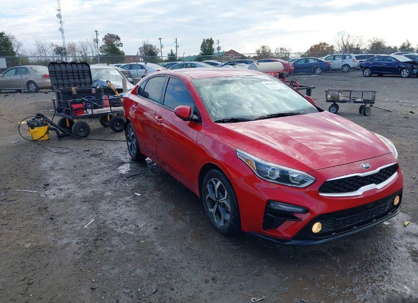 2021 Kia Forte LXS (VIN 3KPF24AD2ME329227) main photo