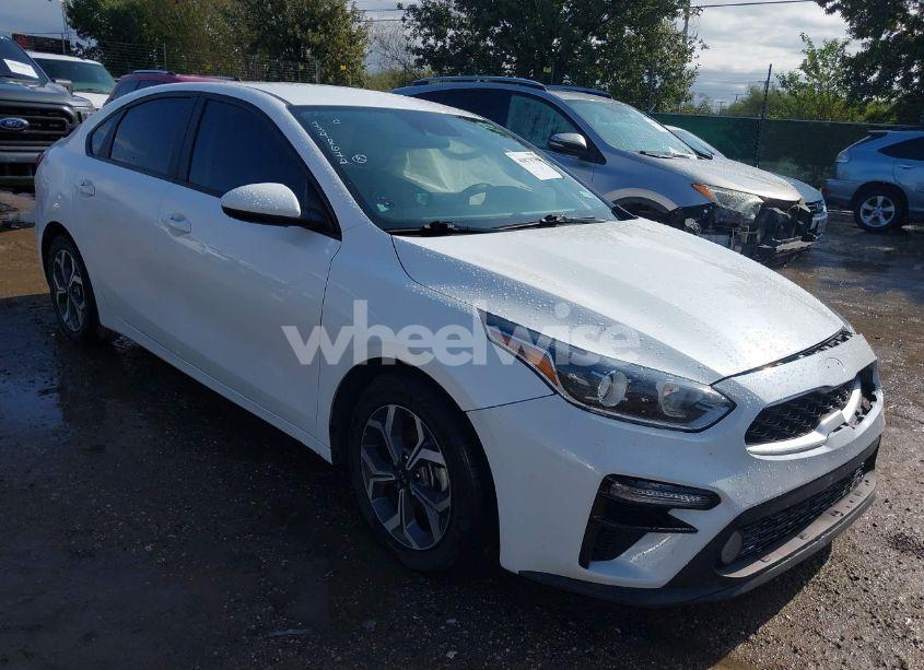 2021 Kia Forte LXS (VIN 3KPF24AD2ME388617) main photo