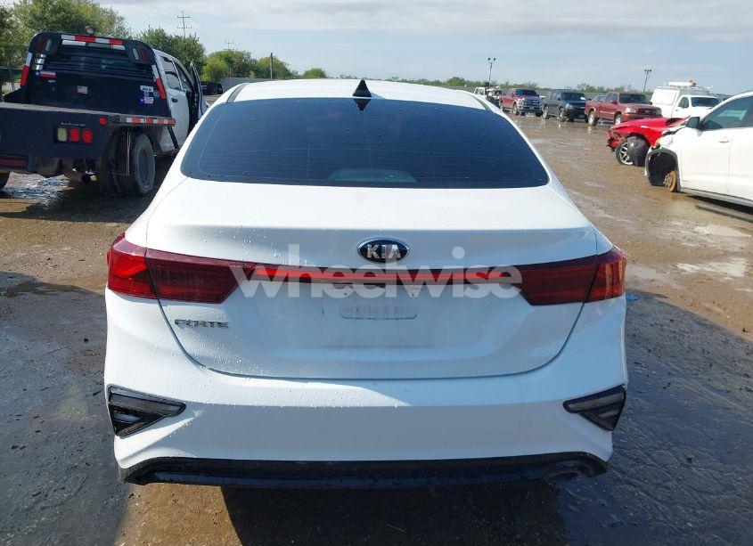 Photo 16 of 2021 Kia Forte LXS (VIN 3KPF24AD2ME388617)