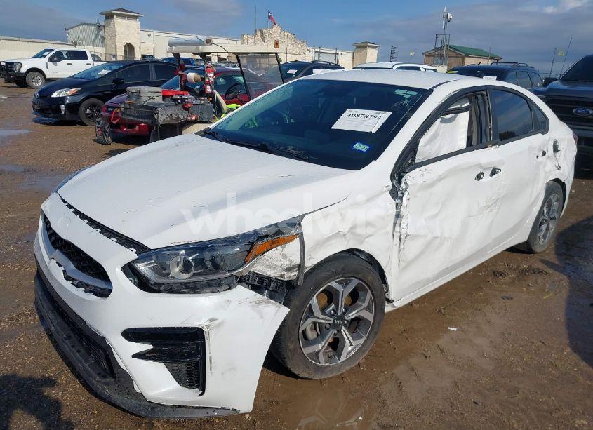 Photo 2 of 2021 Kia Forte LXS (VIN 3KPF24AD2ME388617)