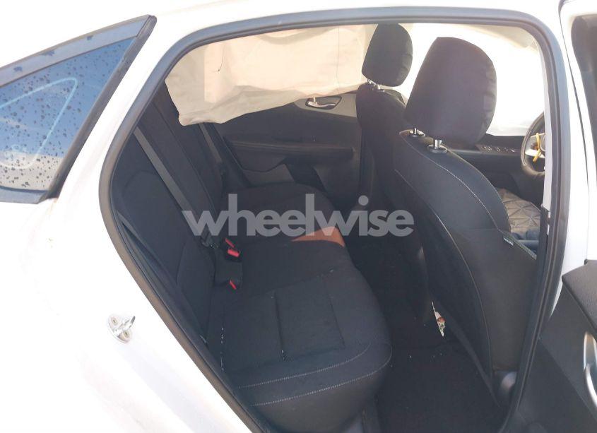 Photo 8 of 2021 Kia Forte LXS (VIN 3KPF24AD2ME388617)