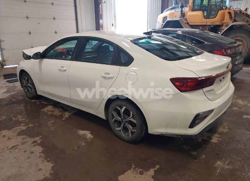 Photo 3 of 2021 Kia Forte LXS (VIN 3KPF24AD2ME406081)
