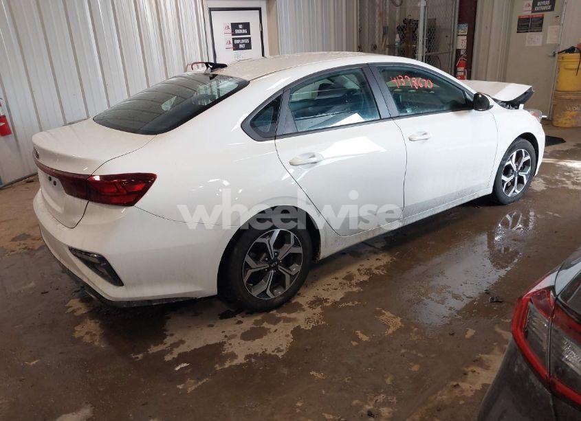 Photo 4 of 2021 Kia Forte LXS (VIN 3KPF24AD2ME406081)