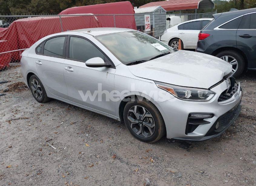 2021 Kia Forte LXS (VIN 3KPF24AD2ME415640) main photo