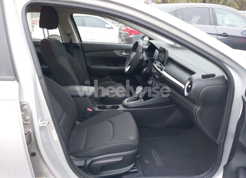 Photo 5 of 2021 Kia Forte LXS (VIN 3KPF24AD2ME415640)