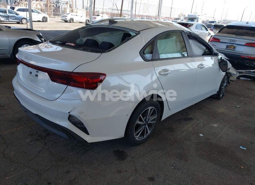 Photo 4 of 2022 Kia Forte LXS (VIN 3KPF24AD2NE425361)