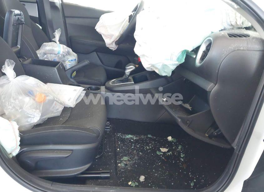 Photo 5 of 2022 Kia Forte LXS (VIN 3KPF24AD2NE425361)