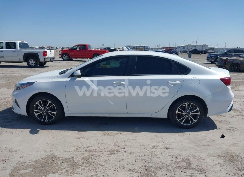 Photo 14 of 2022 Kia Forte LXS (VIN 3KPF24AD2NE425621)