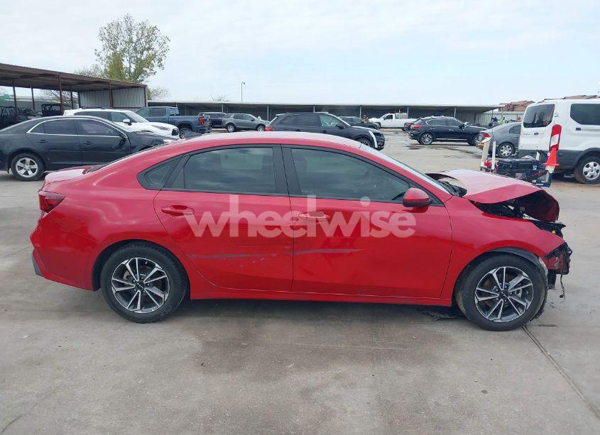 Photo 12 of 2022 Kia Forte LXS (VIN 3KPF24AD2NE427241)
