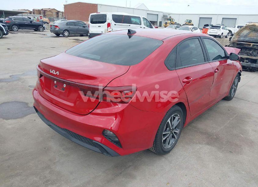 Photo 4 of 2022 Kia Forte LXS (VIN 3KPF24AD2NE427241)