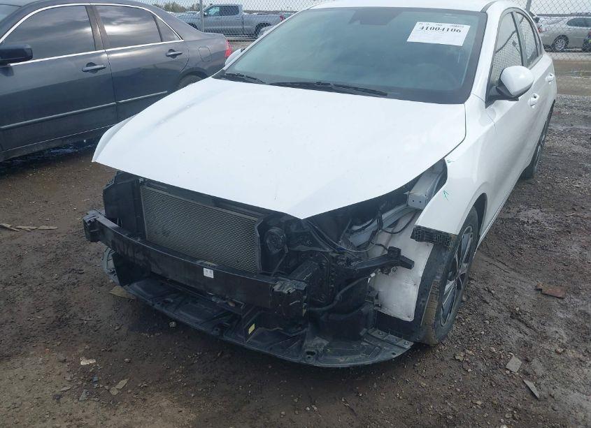 Photo 6 of 2022 Kia Forte LXS (VIN 3KPF24AD2NE446081)