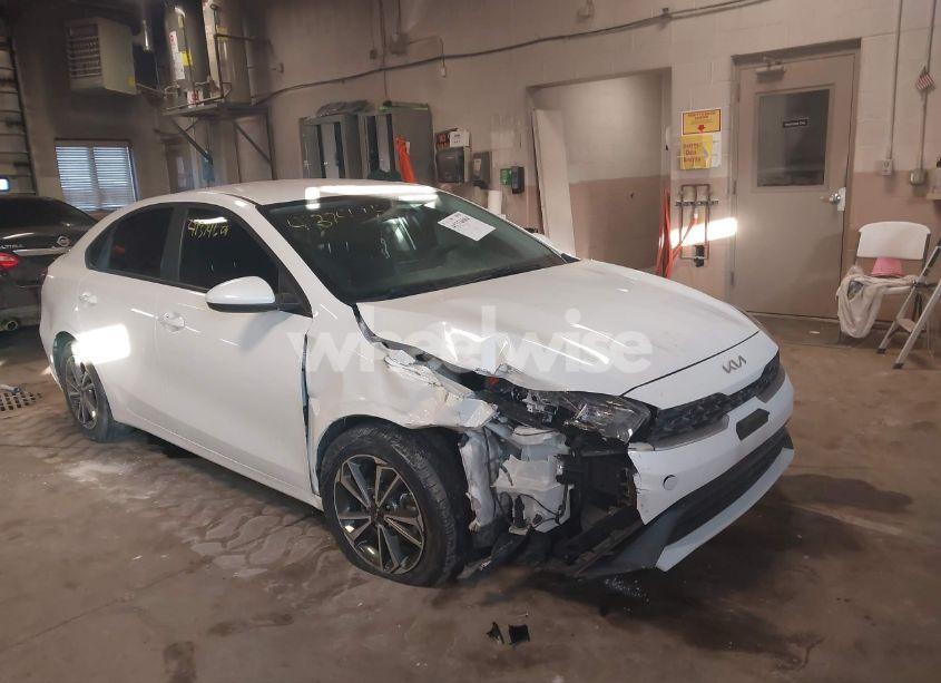 2022 Kia Forte LXS (VIN 3KPF24AD2NE460238) main photo