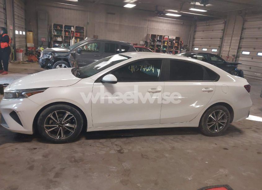 Photo 14 of 2022 Kia Forte LXS (VIN 3KPF24AD2NE460238)