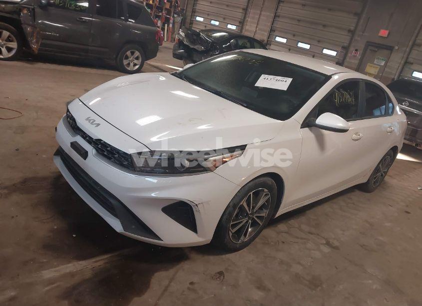 Photo 2 of 2022 Kia Forte LXS (VIN 3KPF24AD2NE460238)