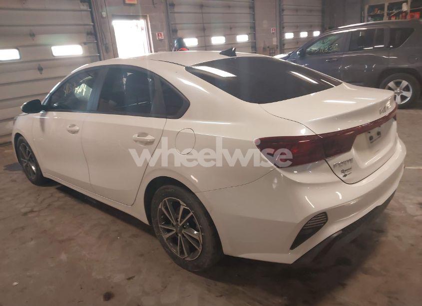 Photo 3 of 2022 Kia Forte LXS (VIN 3KPF24AD2NE460238)