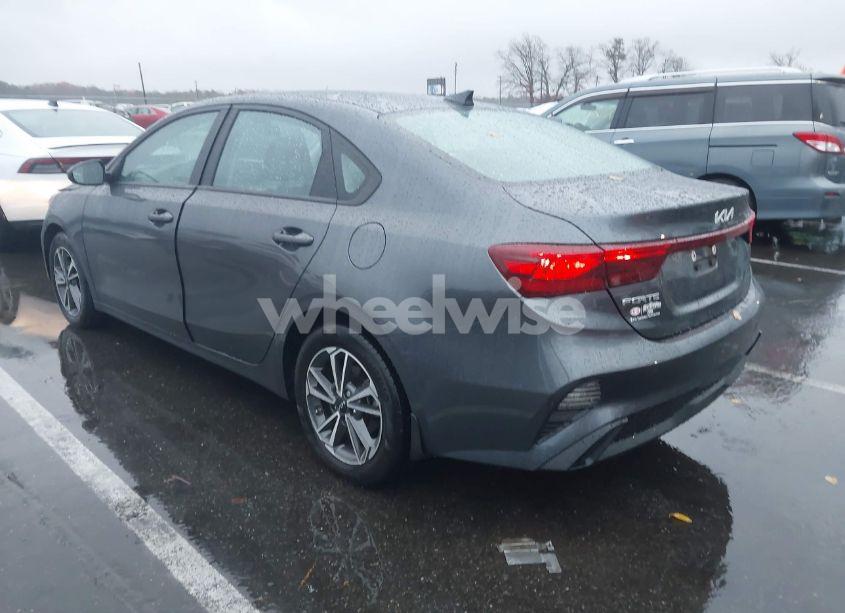 Photo 3 of 2022 Kia Forte LXS (VIN 3KPF24AD2NE465245)