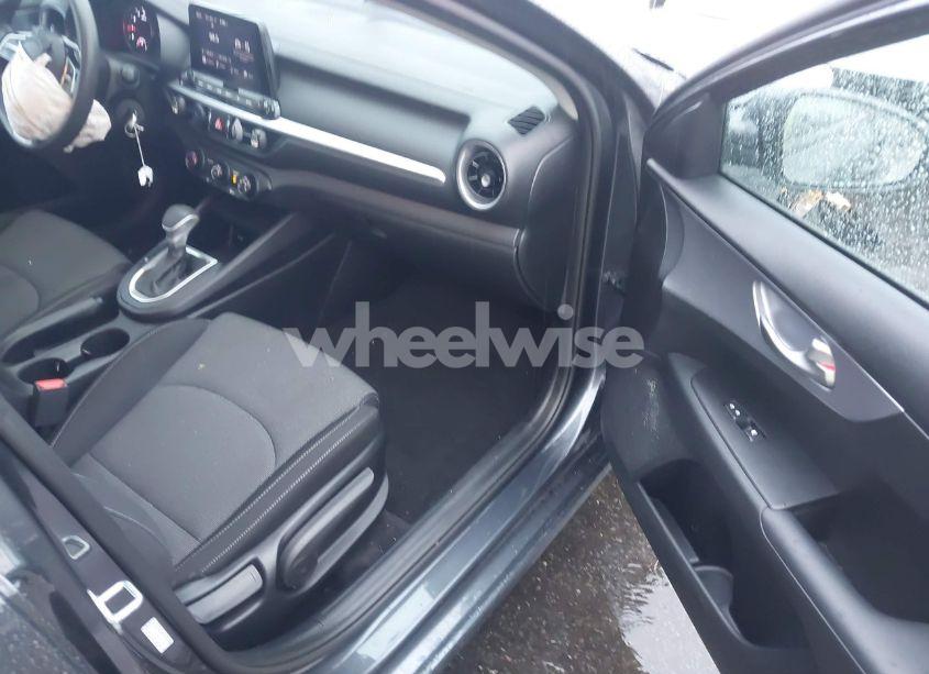 Photo 5 of 2022 Kia Forte LXS (VIN 3KPF24AD2NE465245)