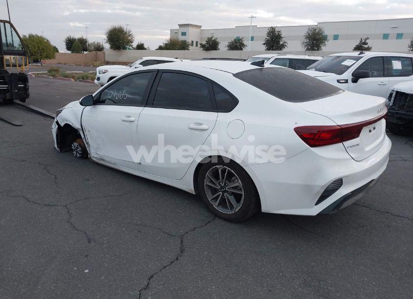 Photo 3 of 2022 Kia Forte LXS (VIN 3KPF24AD2NE469943)