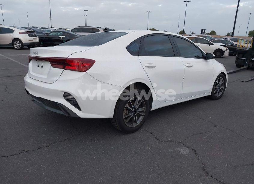 Photo 4 of 2022 Kia Forte LXS (VIN 3KPF24AD2NE469943)