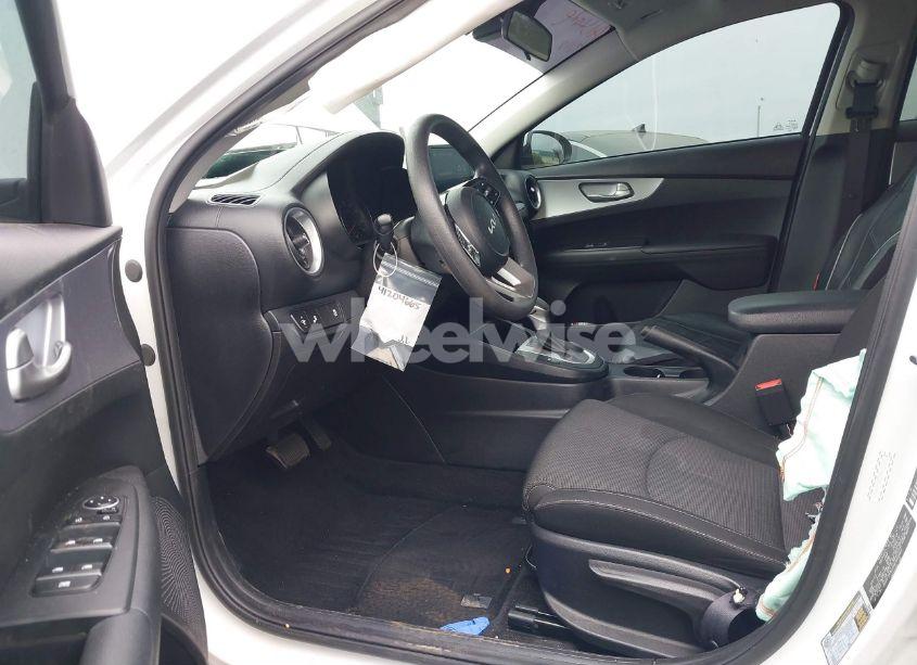 Photo 5 of 2022 Kia Forte LXS (VIN 3KPF24AD2NE469943)